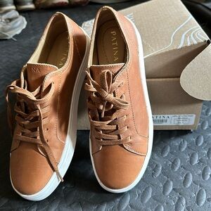 Portland Leather Patina low top sneaker- women’s 9